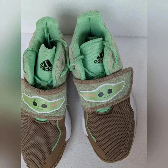Adidas Deep Threat Baby Yoda Star Wars Shoes size- 7-(40 EU) Used once in excell - Picture 2 of 11